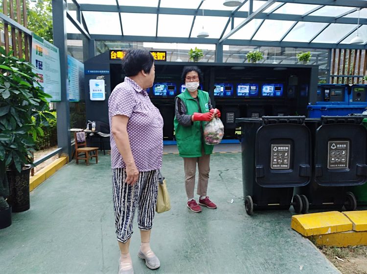 深圳市垃圾桶厂家