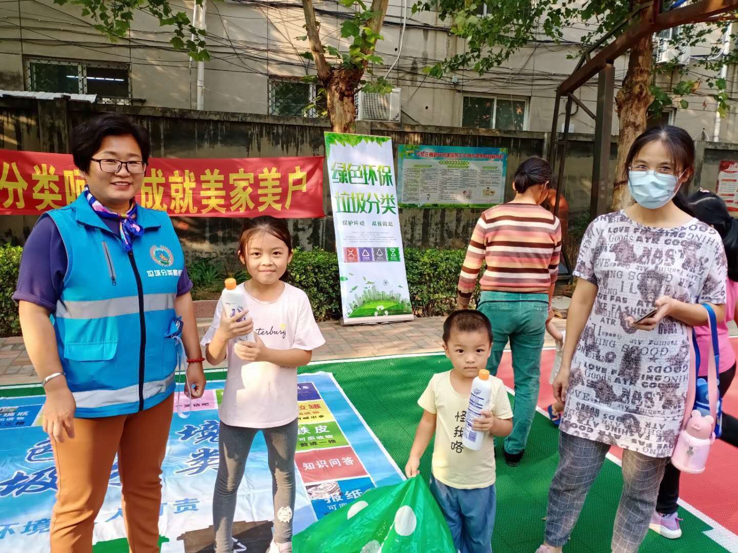 “迎中秋，庆国庆”,粤能环保组织垃圾分类中型宣传活动